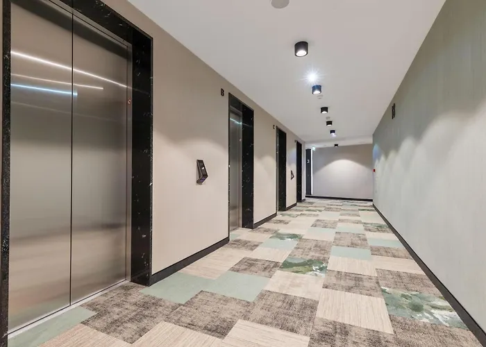 Eurovea Tower 1 Danube View * ブラチスラヴァ