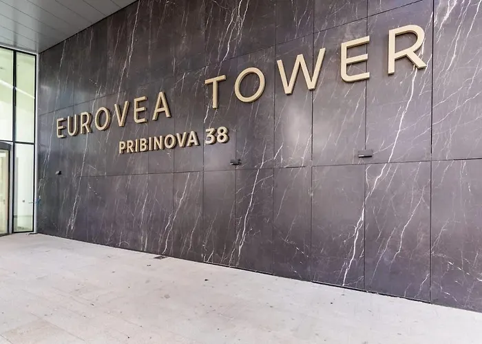 Eurovea Tower 1 Danube View * 브라티슬라바
