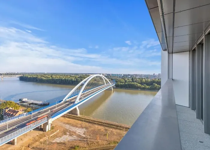 アパート Eurovea Tower 1 Danube View