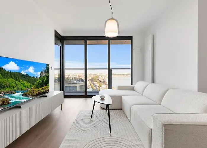 Eurovea Tower 1 Danube View ブラチスラヴァ